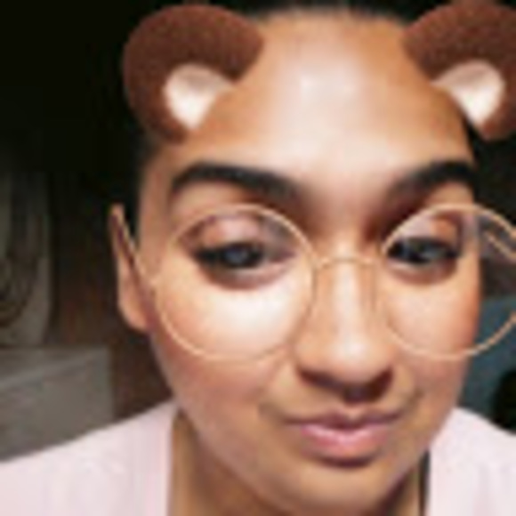 Meet your Posher, Britnee - Picture 1 of 1